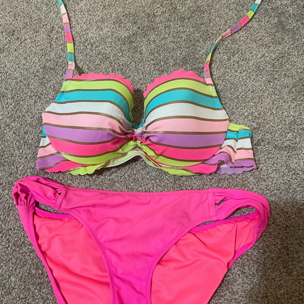Victoria’s Secret beautiful bikini